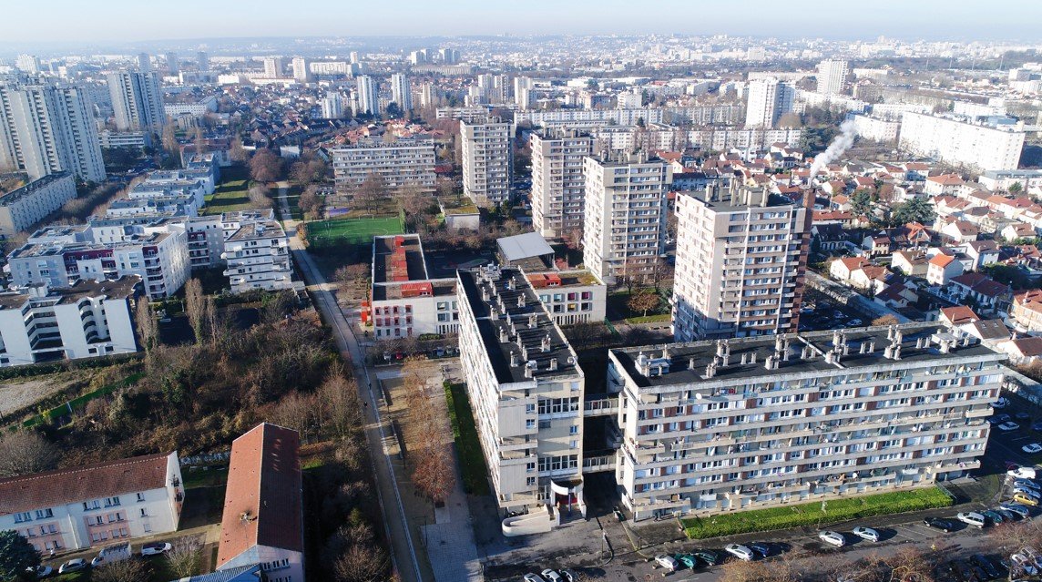 Francja: Villejuif. Napastnik dźgnął kobietę i próbował porwać niemowlę