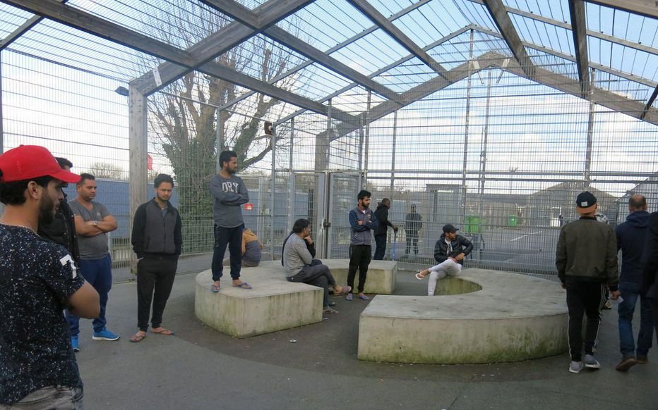 🇫🇷Francja: Vincennes. Ośrodek retencyjny kupił abonament na afrykański turniej dla migrantów