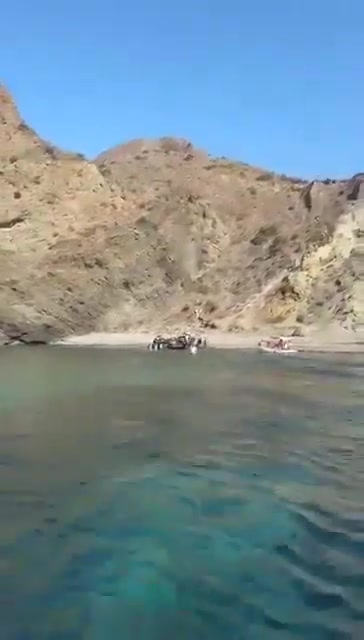 🇪🇸Hiszpania: Almería. Łódź z migrantami wylądowała na plaży San José w Cabo de Gata
