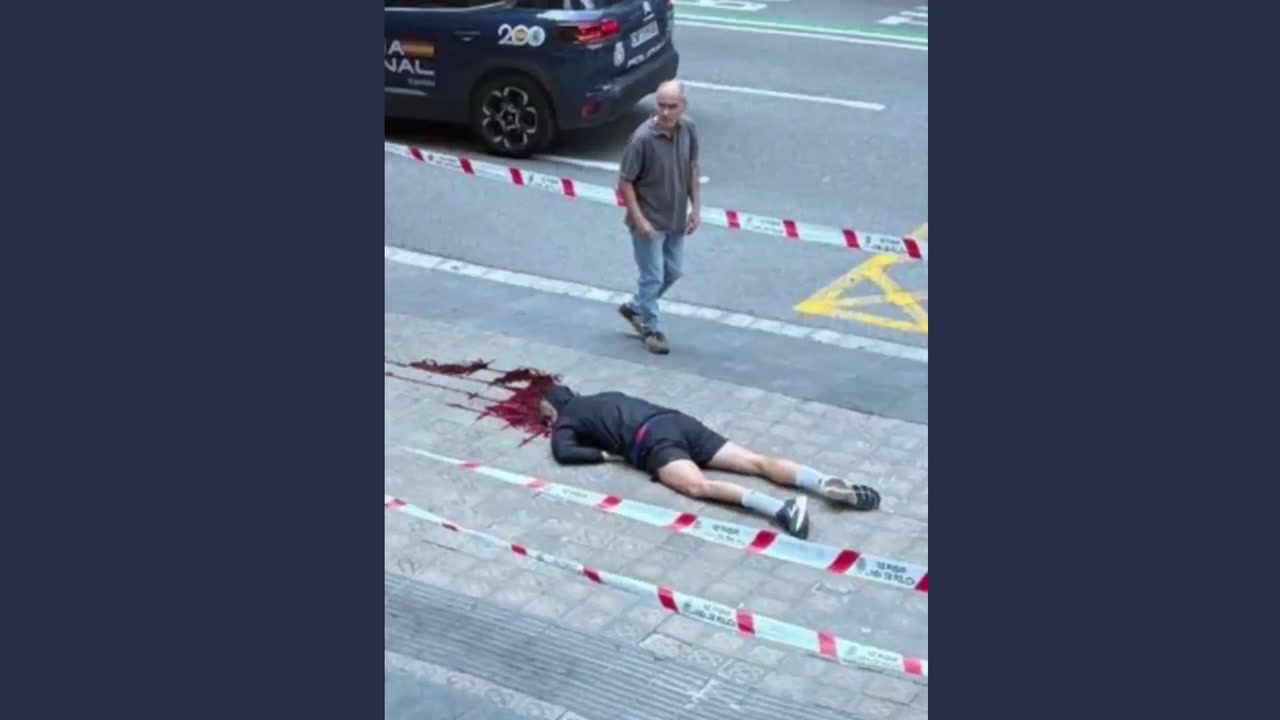🇪🇸Hiszpania: Barcelona. Egzekucja strzałem w głowę przed komisariatem