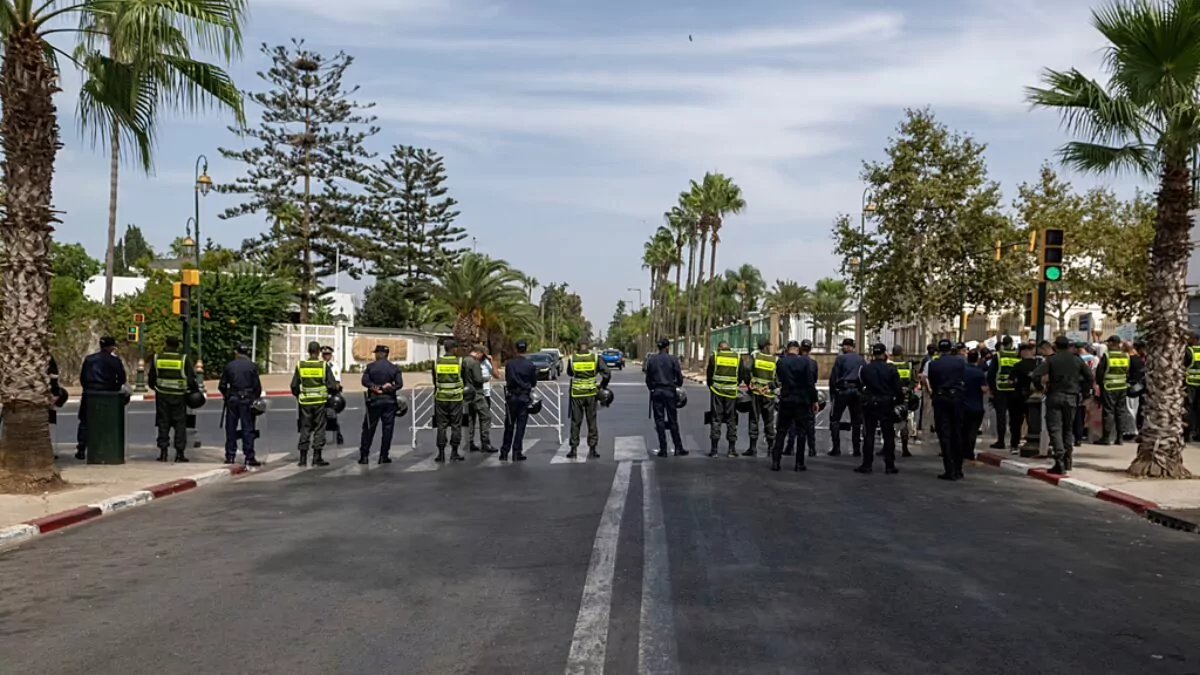 🇪🇸Hiszpania: Ceuta. 21 Marokańczyków zatrzymanych po obrzuceniu służb kamieniami wróciło do Maroka
