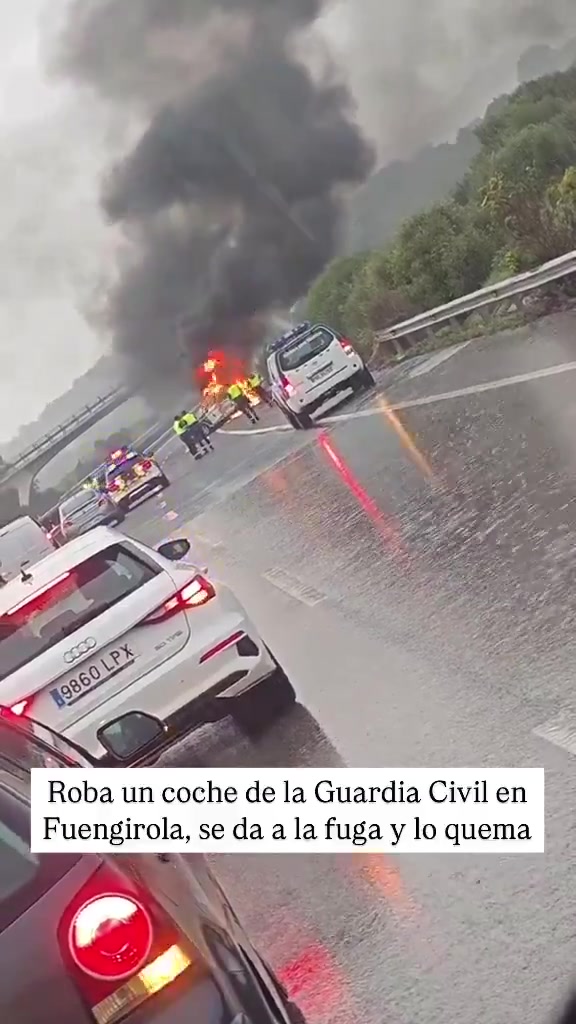🇪🇸Hiszpania: Fuengirola. Ukradł radiowóz Guardia Civil i podpalił go w ucieczce