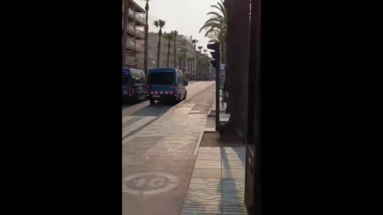 🇪🇸Hiszpania: Salou. Bijatyka ulicznych handlarzy z policją