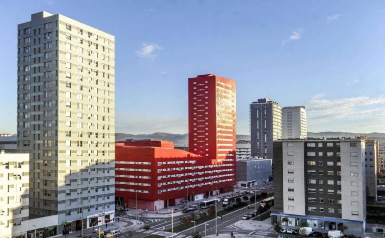Hiszpania: Vitoria. Recydywista napadł na dwie spacerujące kobiety