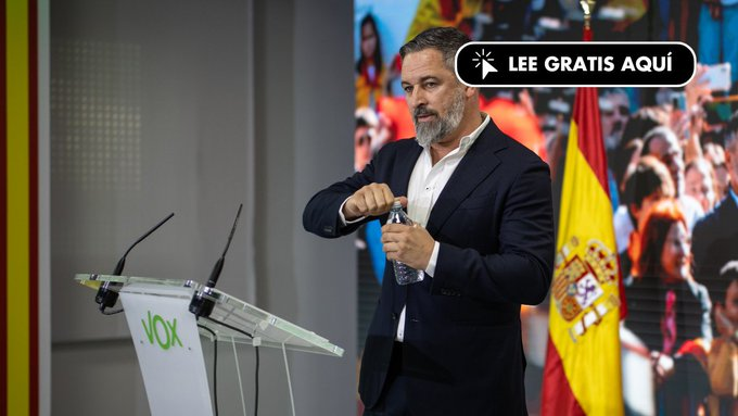 Santiago Abascal podczas wystąpienia Vox