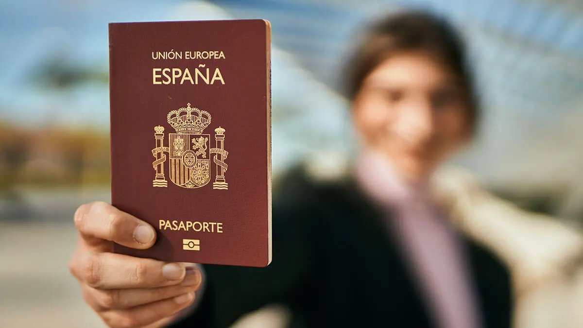 🇪🇸Hiszpania: Za rządów lewicy liczba nadanych obywatelstw zrównała się z 16 poprzednimi latami