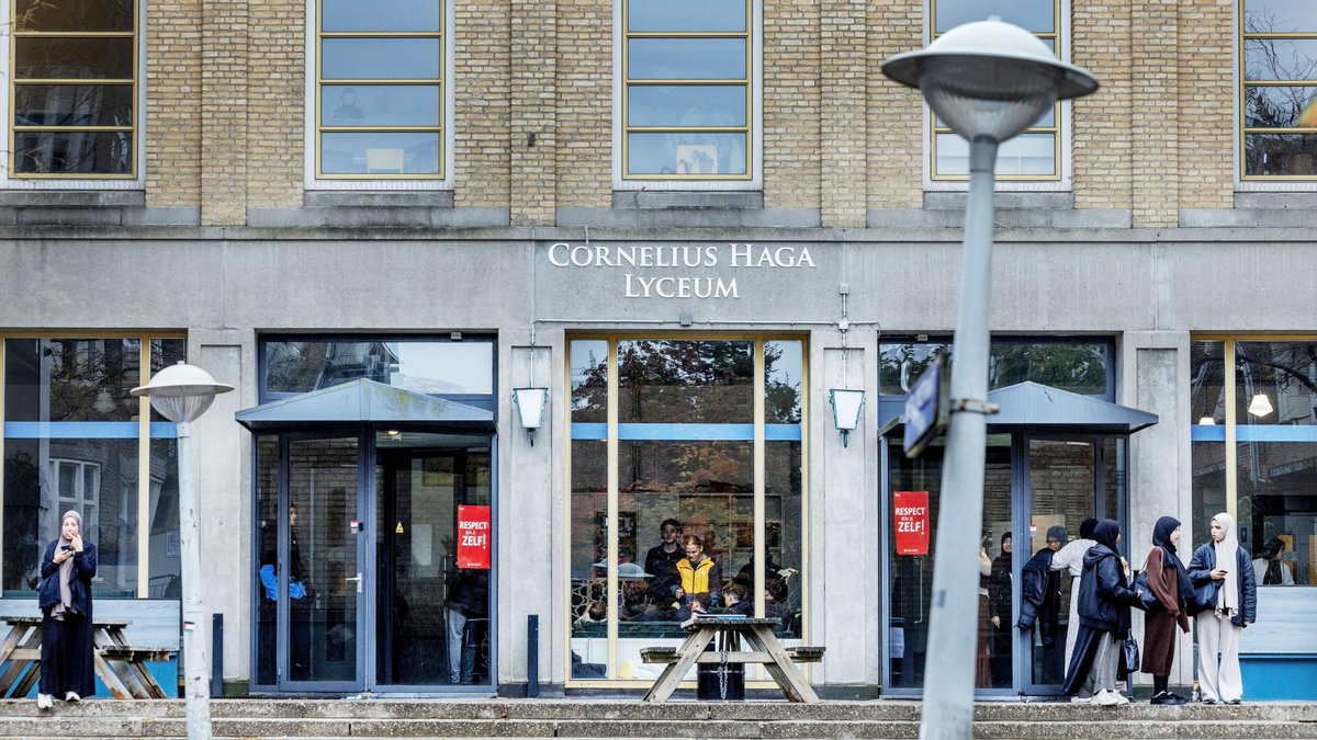 Holandia: Amsterdam. Sąsiedzi skarżą się na uczniów islamskiego liceum