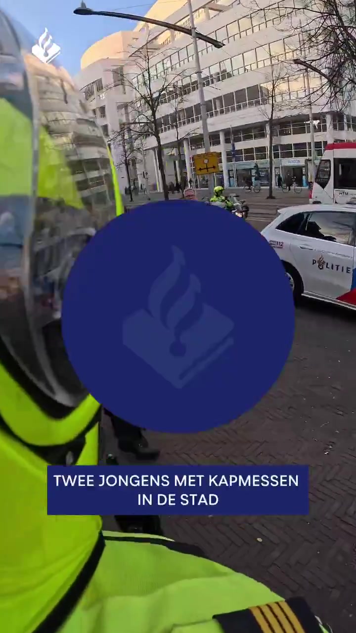 🇳🇱Holandia: Haga. Policja aresztowała dwóch mężczyzn spacerujących z maczetami po centrum