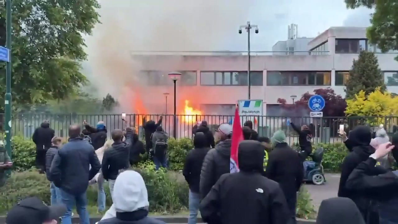 🇳🇱Holandia: Loosdrecht. Ośrodek azylowy otwarto mimo gwałtownych protestów mieszkańców