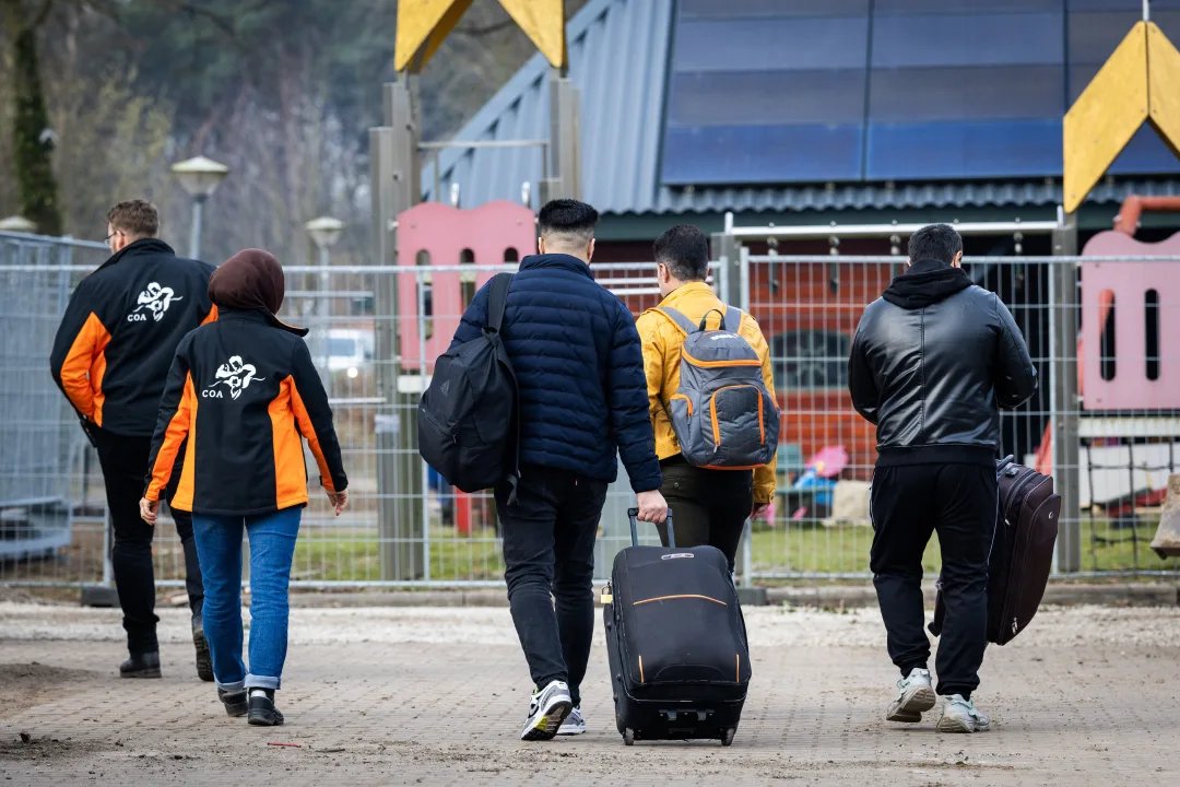 Holandia: Państwa UE planują zagraniczny ośrodek dla odrzuconych azylantów