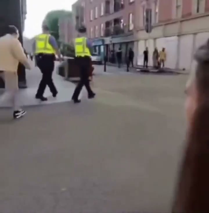 🇮🇪Irlandia: Dublin. Zwolennik ISIS przyznał się do ataku nożem na policjanta