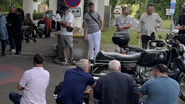 Niemcy: Berlin. 20-latek postrzelony w Neukölln, rodzina ofiary oblegała służby
