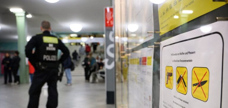 Niemcy: Berlin. Całkowity zakaz noży w transporcie publicznym