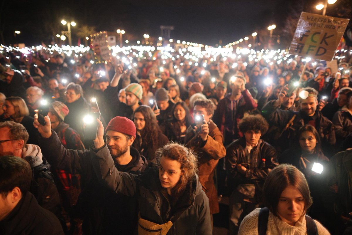 Niemcy: Berlin. 100 tys. osób protestowało pod Bramą Brandenburską przeciw „przesunięciu Niemiec na prawo”