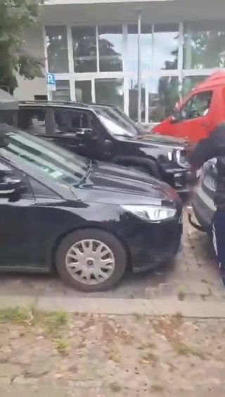 Niemcy: Berlin. Mężczyzna z Kamerunu dźgnięty nożem po sporze o miejsce parkingowe, zmarł w szpitalu