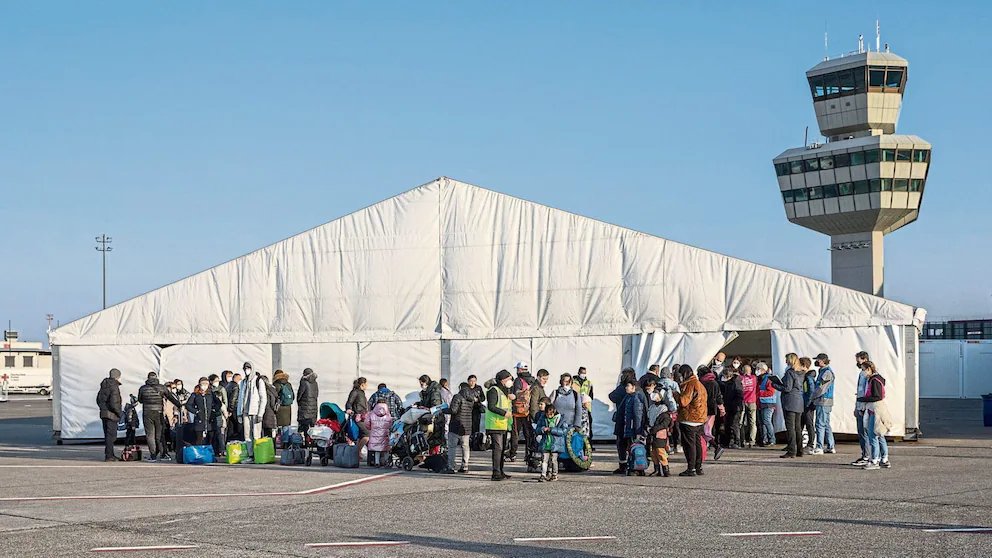 🇩🇪Niemcy: Berlin. Miliard euro dodatkowego długu na zakwaterowanie azylantów