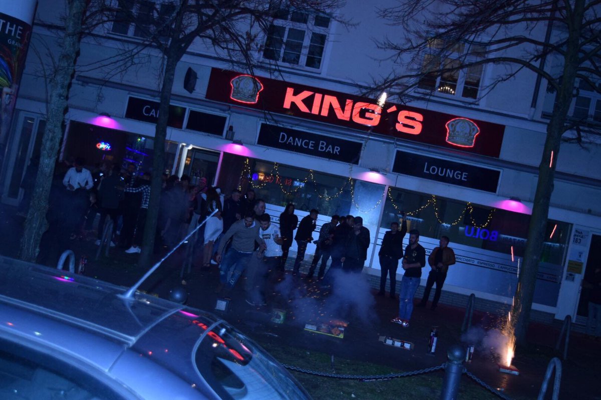 🇩🇪Niemcy: Berlin. Nalot na bar kończy się napaścią na policjantów