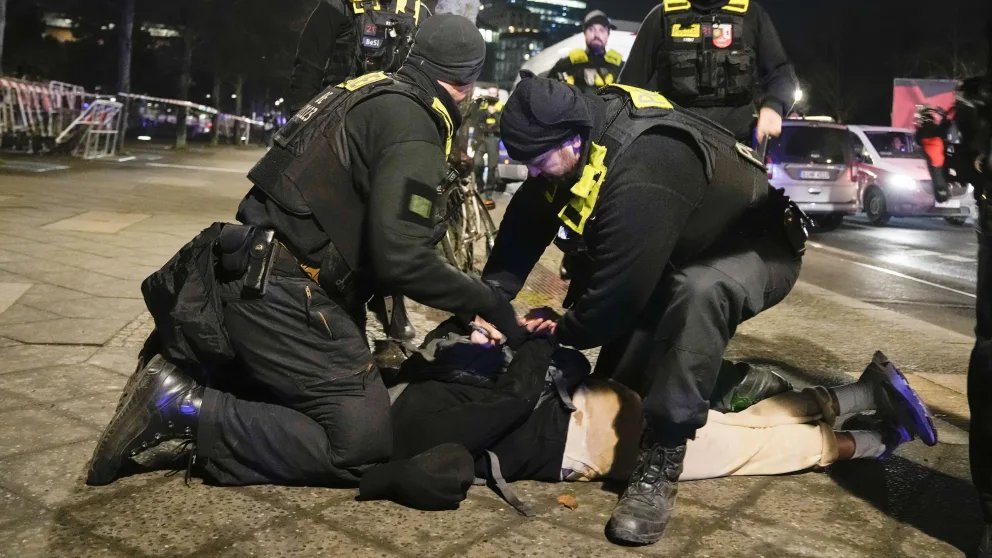 Niemcy: Berlin. Wiadomo więcej o sprawcy ataku nożem pod Pomnikiem Holokaustu