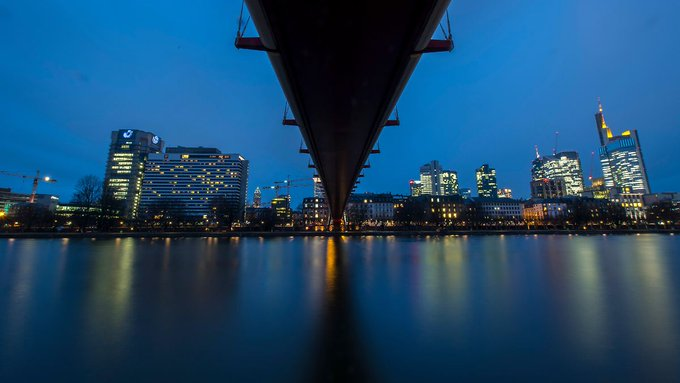 Niemcy: Frankfurt. Afgańczyk wepchnął partnerkę niepotrafiącą pływać do Menu