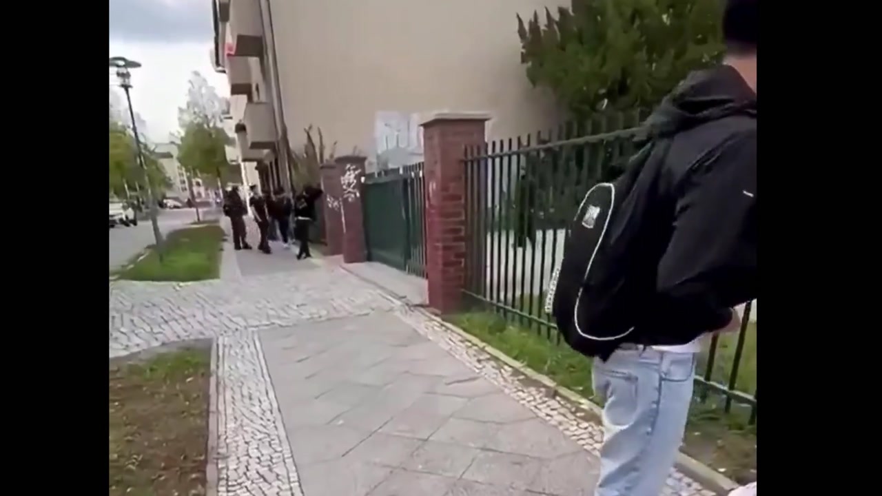 🇩🇪Niemcy: Frankfurt nad Odrą. Dziesięciu podejrzanych o pobicie 14-latka przed szkołą