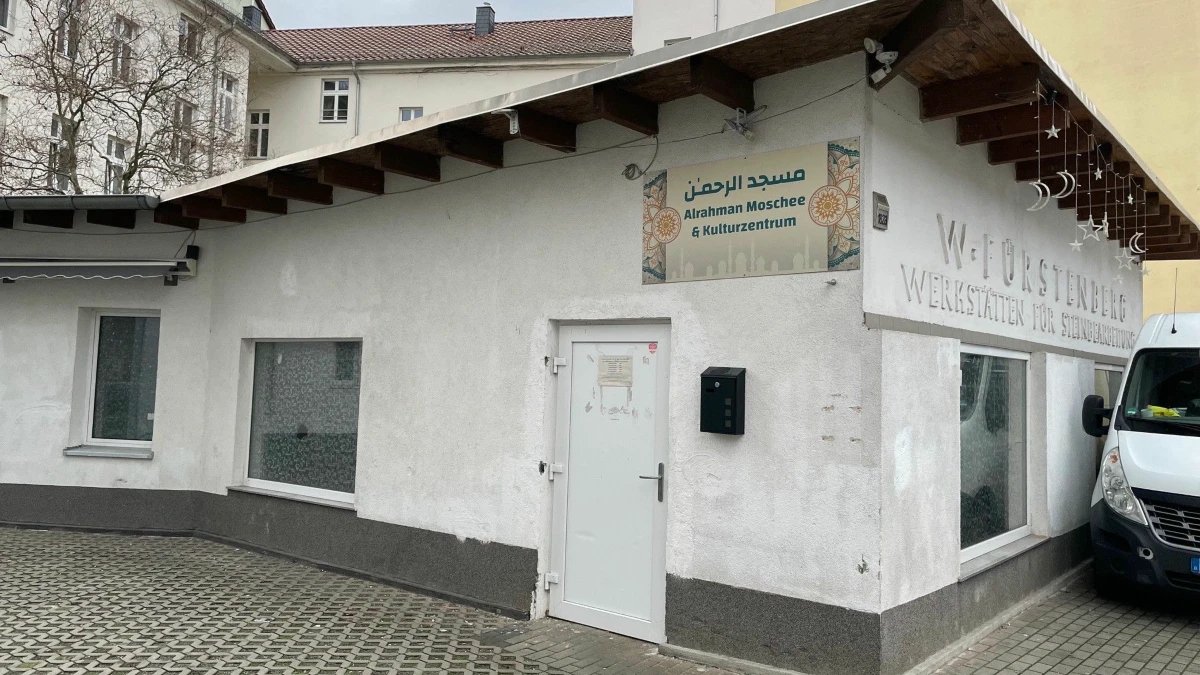 Niemcy: Frankfurt nad Odrą. Nieznani sprawcy podrzucili głowę świni pod meczet