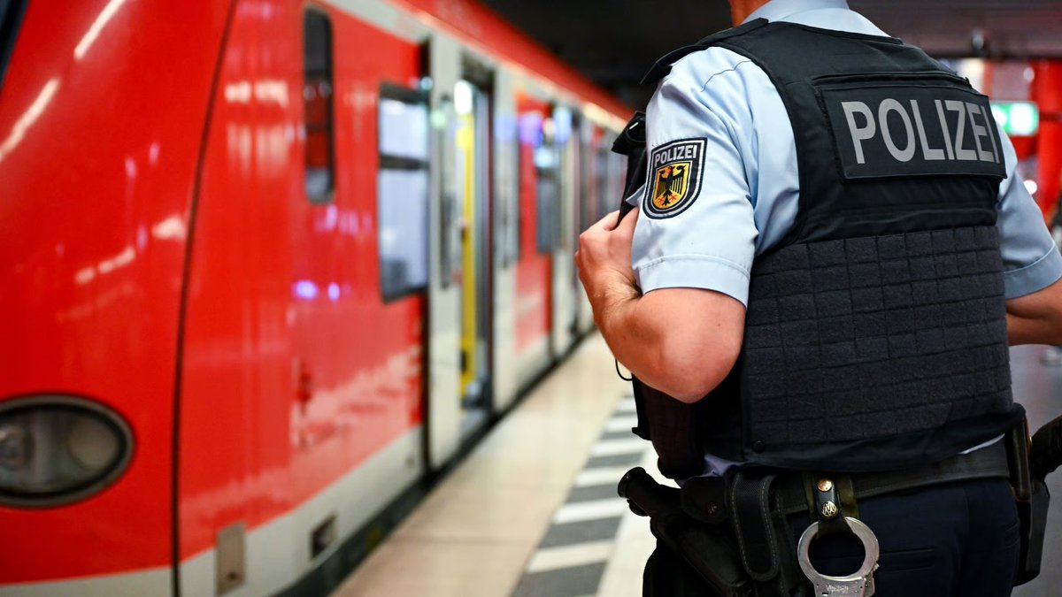 Niemcy: Halberstadt-Halle. Pasażer bez biletu kopnął konduktorkę
