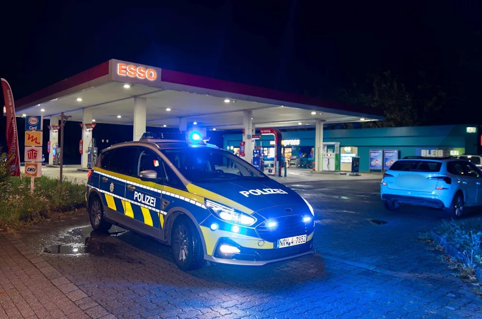 🇩🇪Niemcy: Hattingen. 15-latek dźgnął rówieśnika nożem koło meczetu