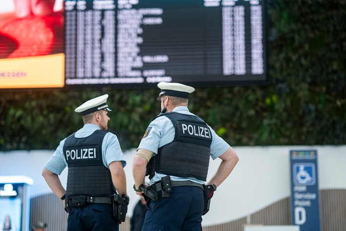 🇩🇪Niemcy: Kolonia. Jemeńczyka z fałszywymi paszportami wypuszczono po zatrzymaniu