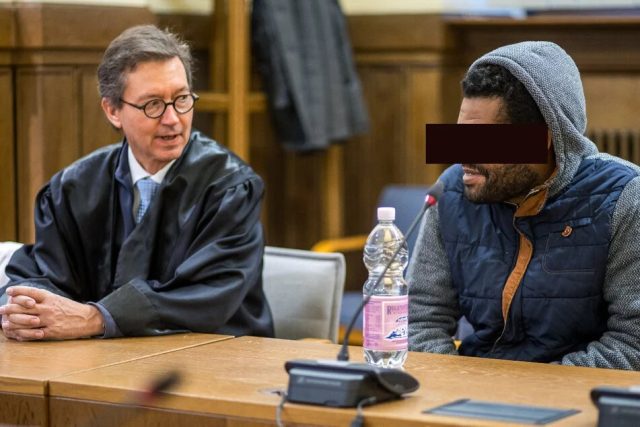 Niemcy: Lipsk. Nigeryjczyk z ośrodka dla azylantów przed sądem za napaść na stud
