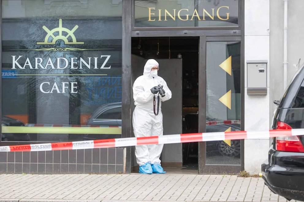 Niemcy: Moers. Mężczyzna walczy o życie po awanturze przed kawiarnią