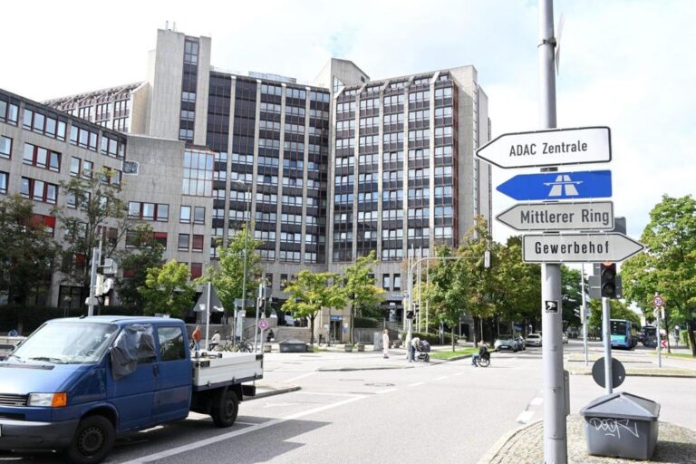 Niemcy: Monachium. Ośrodek dla azylantów w byłym hotelu przy Heimeranplatz