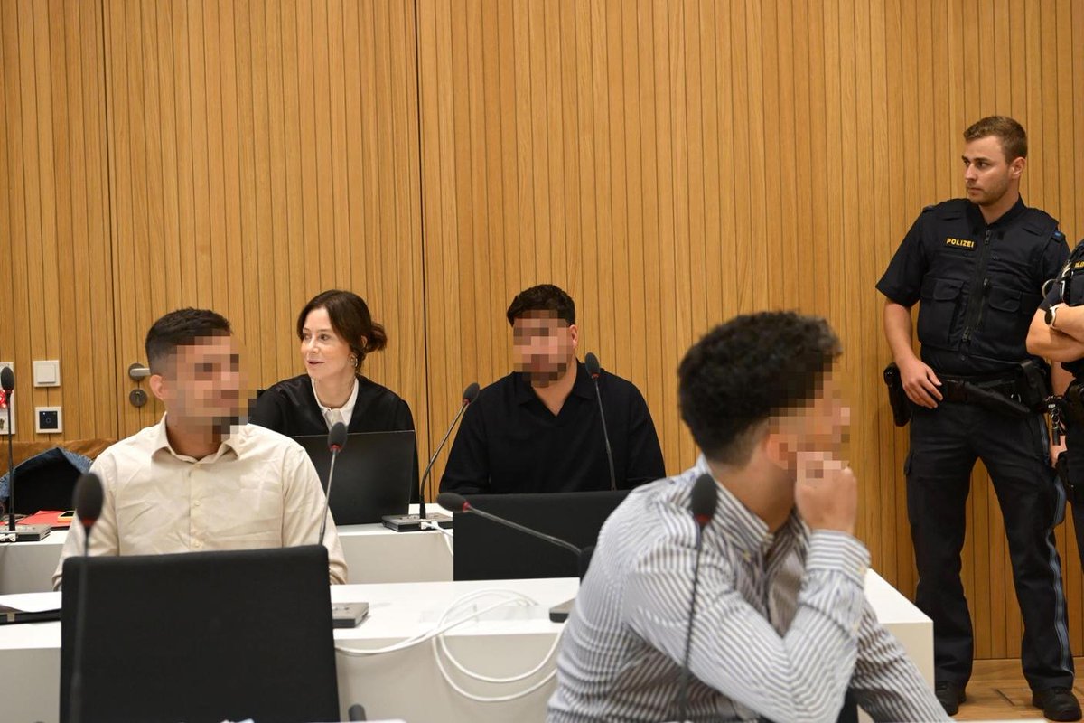 🇩🇪Niemcy: Monachium. Proces po ulicznym starciu z użyciem maczety i sierpa