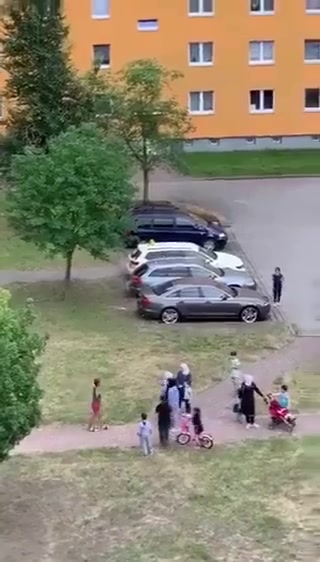 🇩🇪Niemcy: Muzułmanki krytykują kobiety za letnie ubranie