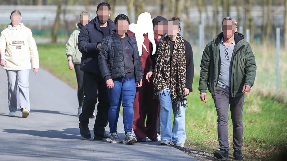 Niemcy: Paderborn. Czternastoletnia islamistka pozostaje pod całodobowym nadzorem policji