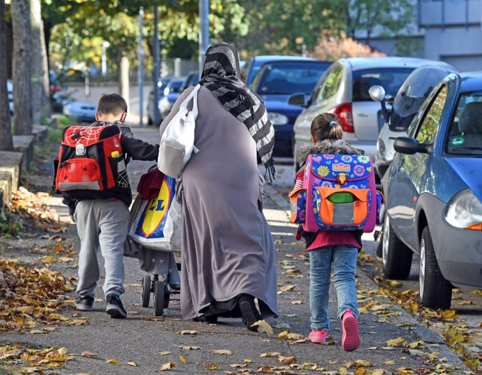 Niemcy: Saksonia. Udział dzieci cudzoziemskich w Bürgergeld bliski 50%