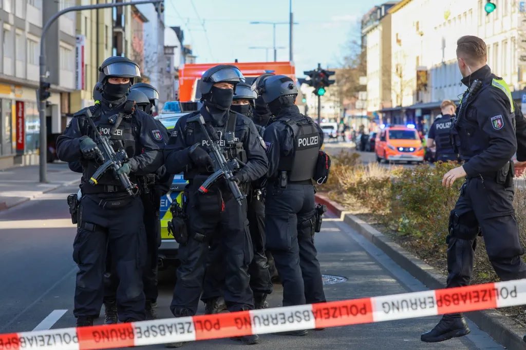 🇩🇪Niemcy: Solingen. Dwóch mężczyzn ciężko rannych w ataku nożem