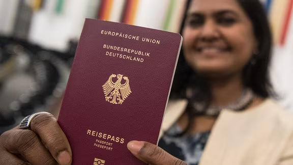 🇩🇪Niemcy. Tysiące obywatelstw dzięki fałszywym certyfikatom języka