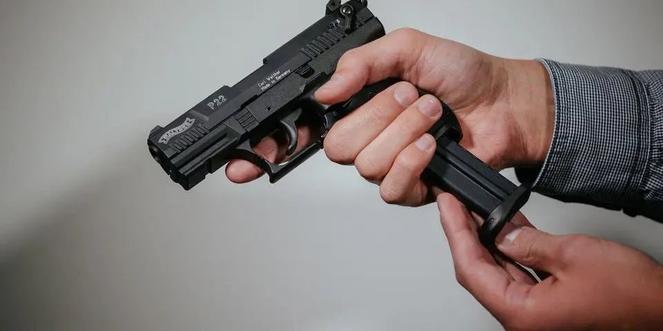 🇩🇪Niemcy: Wetzlar. Afgańczyk postrzelił 20-latka z pistoletu gazowego