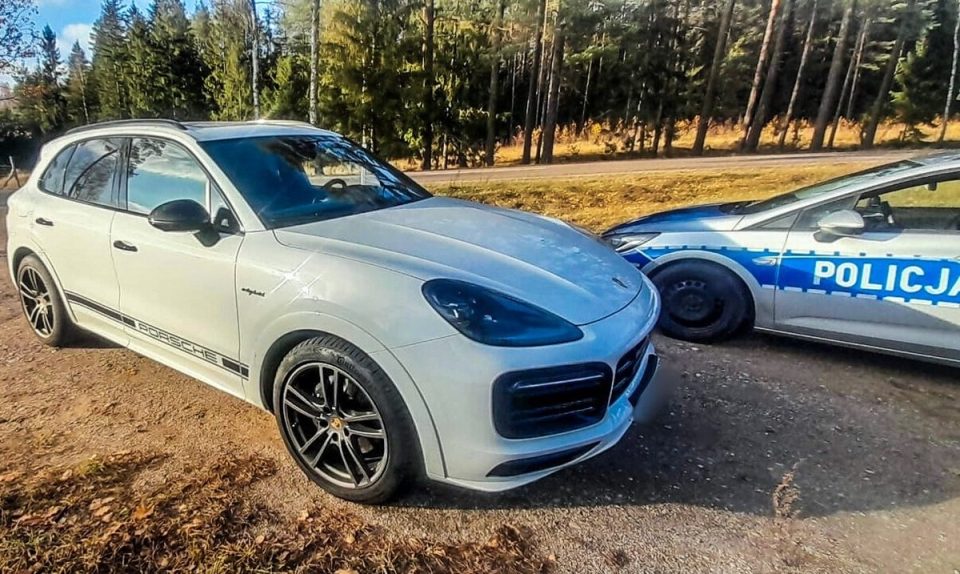 Polska: Augustów. Obywatel Azerbejdżanu z zarzutem paserstwa po kontroli porsche