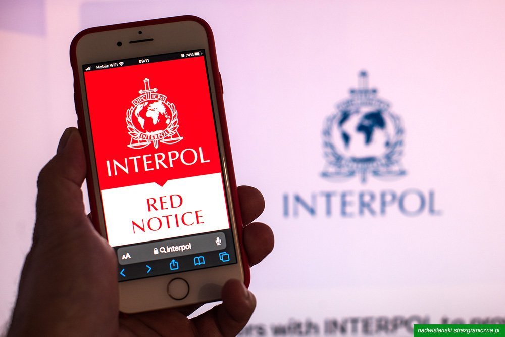 🇵🇱Polska: Kraków. Obywatelka Ukrainy poszukiwana przez Interpol zatrzymana na lotnisku w Balicach