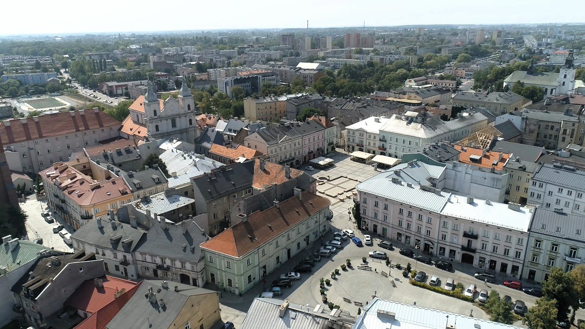 🇵🇱Polska: Piotrków Trybunalski. 15-letni Ukrainiec strzelał z pistoletu gazowego do ojca i syna