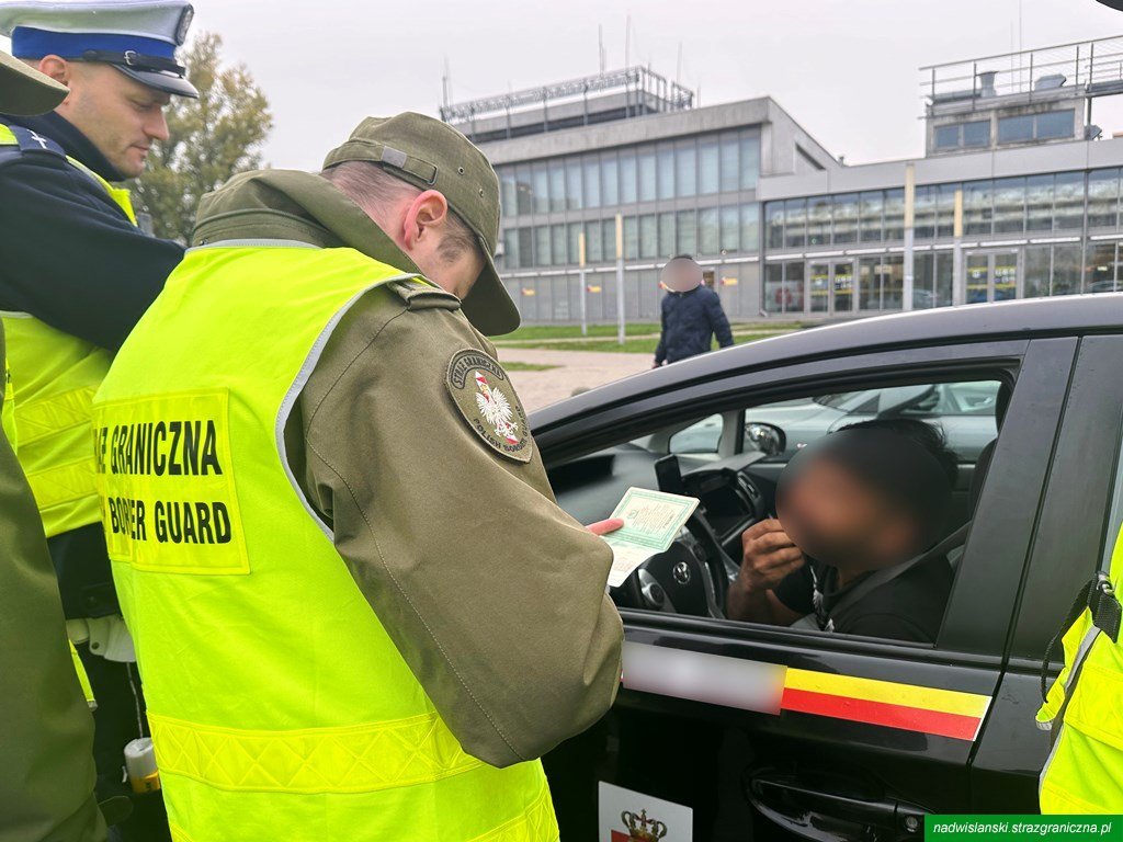 Polska: Warszawa. Zatrzymano cudzoziemców bez prawa pobytu pracujących jako kier