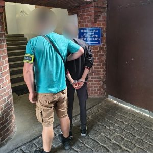 Polska: Wrocław. 27-letni Ukrainiec zatrzymany przy bankomacie, wypłacał pieniądze na wyłudzone kody