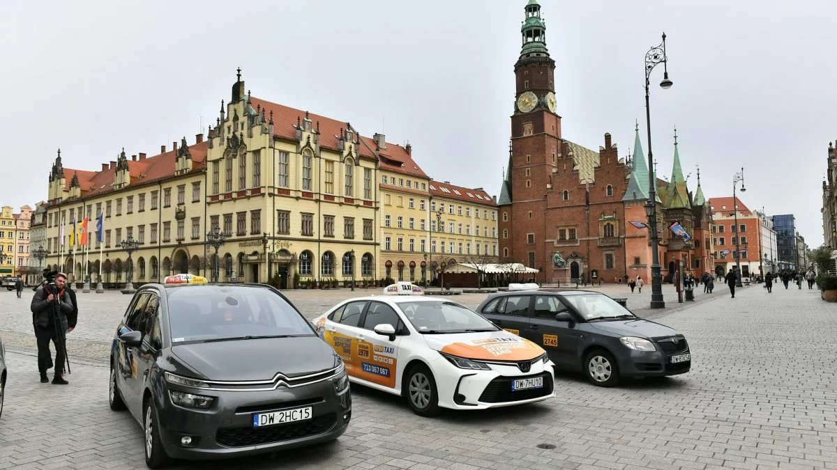 Polska: Wrocław. Taksówkarz z Białorusi odurzał i gwałcił pasażerki