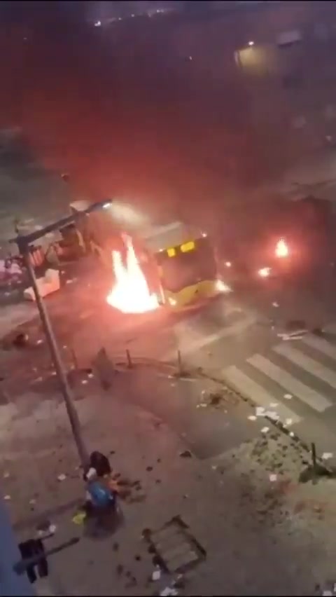 🇵🇹Portugalia: Lizbona. Trzecia noc zamieszek po śmierci imigranta zastrzelonego przez policję