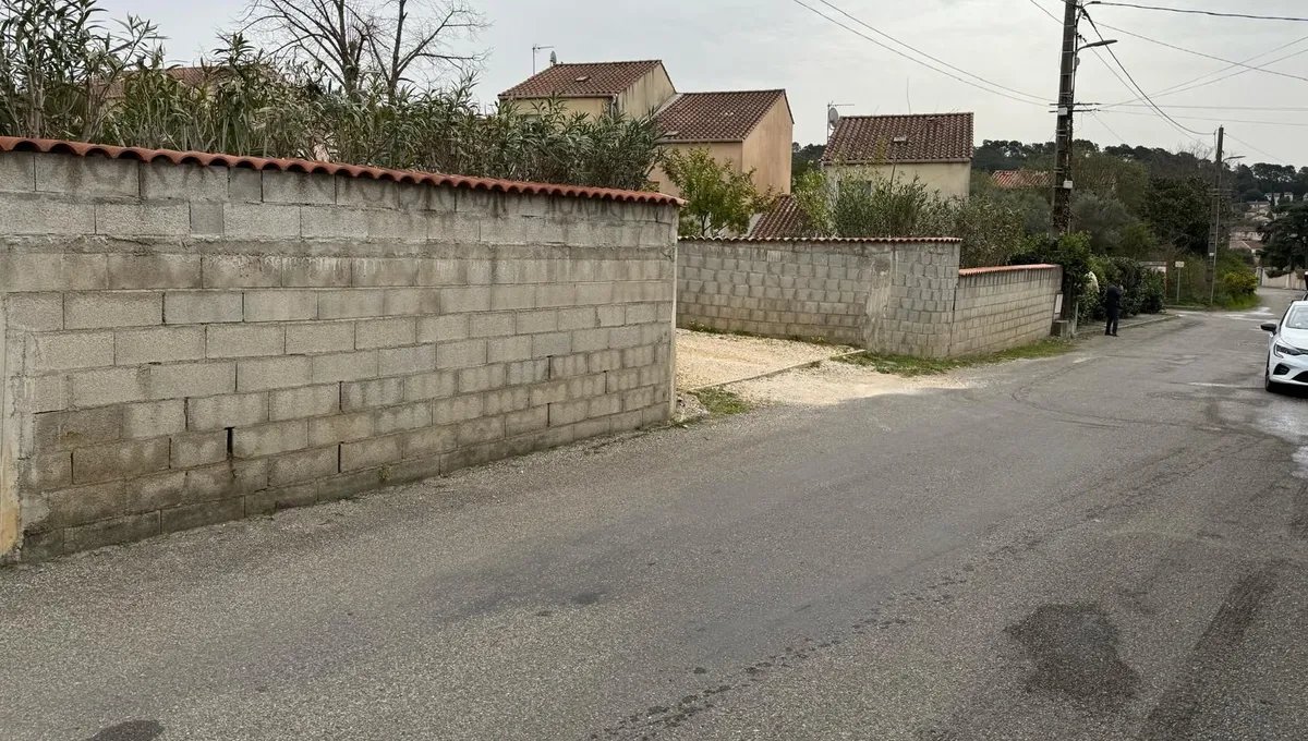 🇫🇷Francja: Saint-Martin-de-Valgalgues. 43-latek zabił samochodem sąsiada w sporze o dzieci