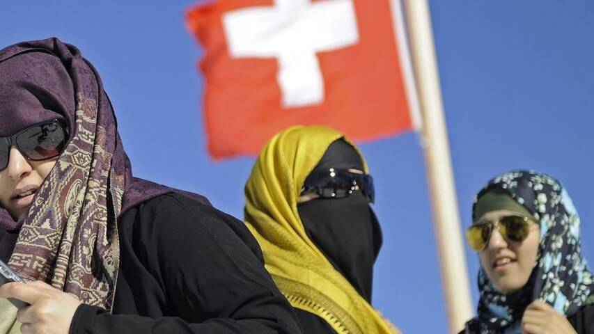 🇨🇭Szwajcaria. 41% populacji to imigranci pierwszego lub drugiego pokolenia