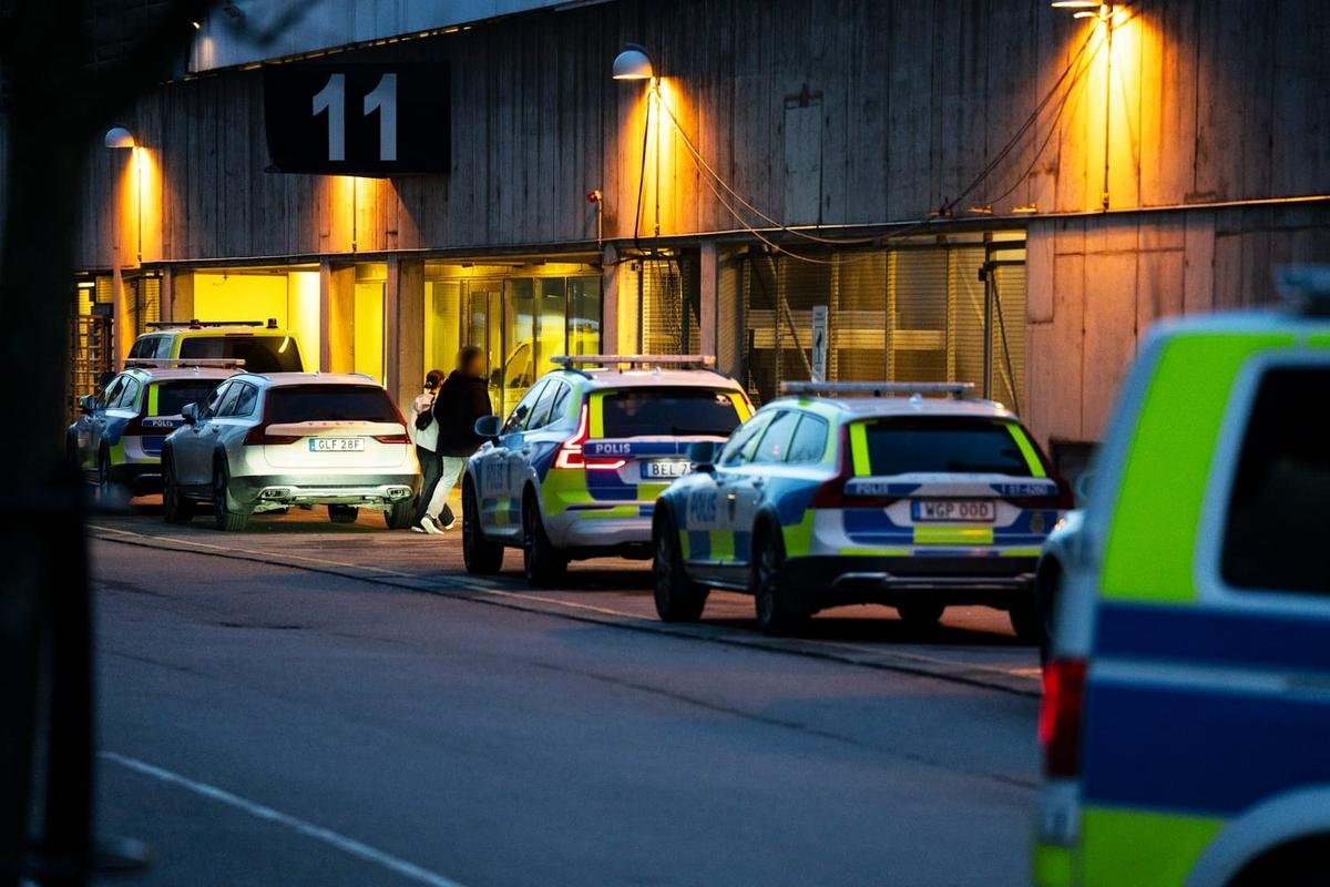 🇸🇪Szwecja: Göteborg. Politycy i policja spotkali się z gangsterami na stadionie, burmistrz: miasto się rozpada