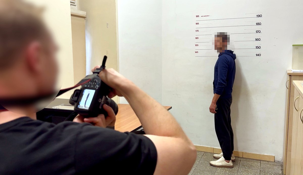 🇵🇱Polska: Warszawa. Gruzin wszedł na rządowy samochód wiceminister, sąd zastosował areszt