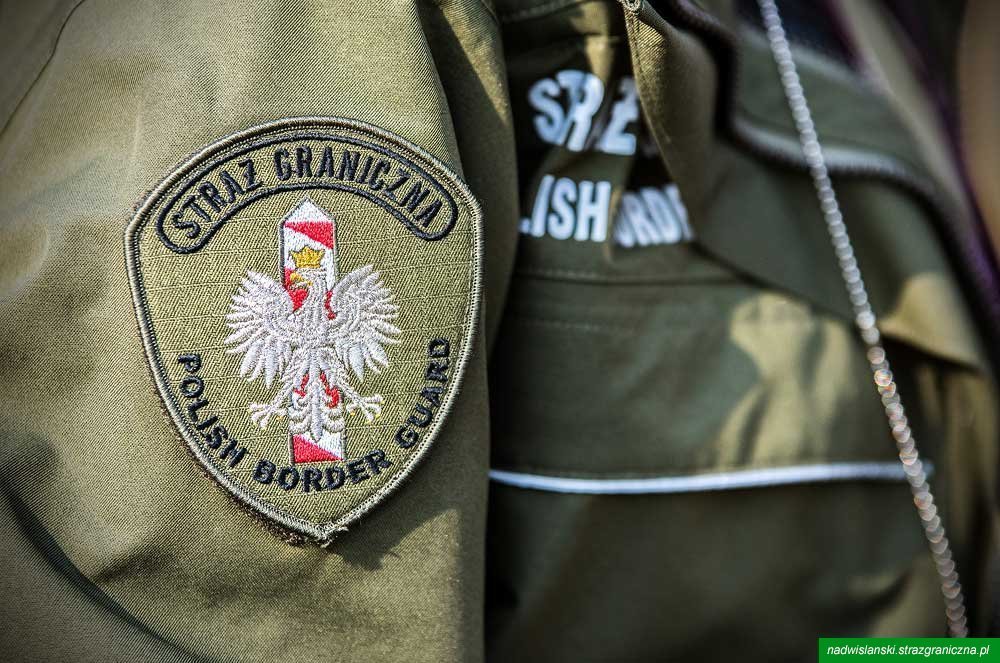 🇵🇱Polska: Warszawa. Gruzin z zakazem pobytu i wyrokiem za groźby miał w mieszkaniu kastet
